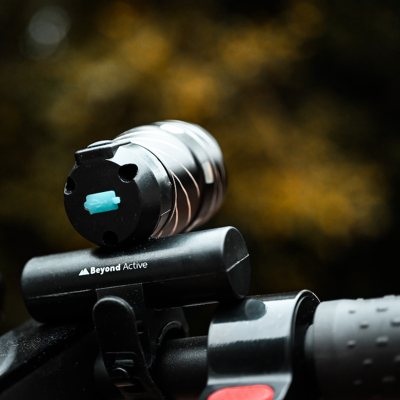 Leistungsstarkes Fahrradlicht (USB-Aufladung)