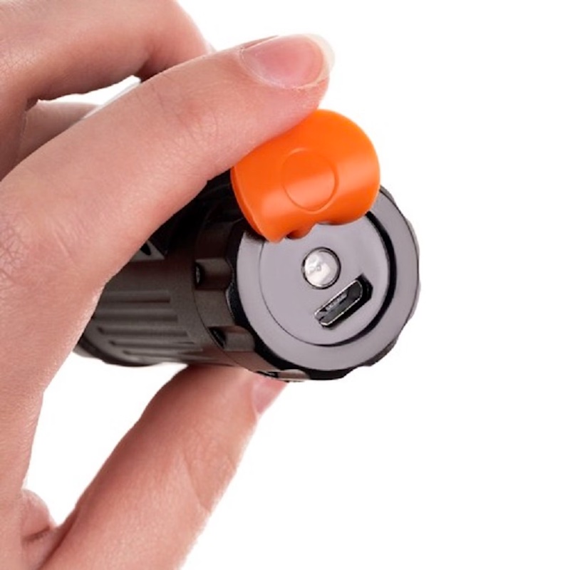 Wiederaufladbarer Scheinwerfer mit LED